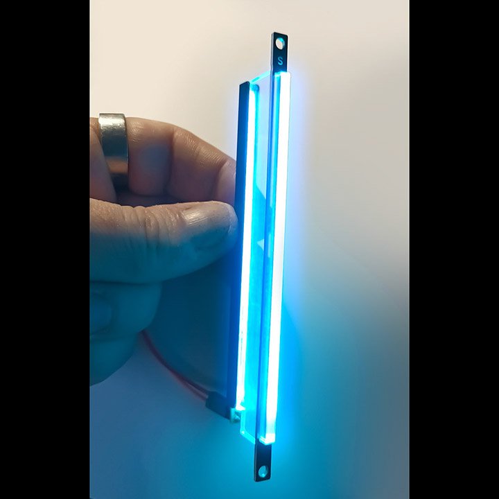 Frontiers : 1 hp Coloured light module